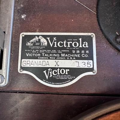 1926 Antique Victor Victrola Talking Machine - IT WORKS!!!