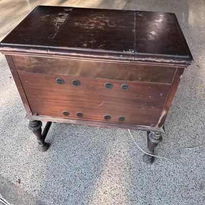 1926 Antique Victor Victrola Talking Machine - IT WORKS!!!