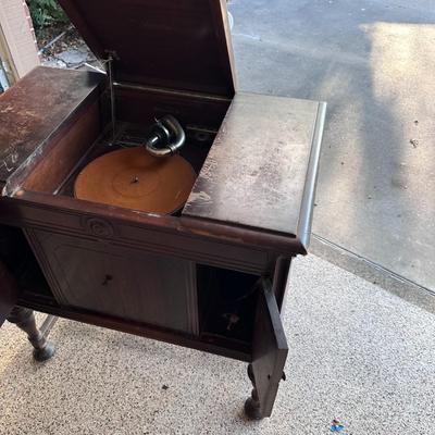 1926 Antique Victor Victrola Talking Machine - IT WORKS!!!