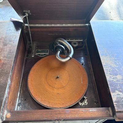 1926 Antique Victor Victrola Talking Machine - IT WORKS!!!