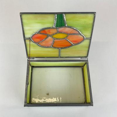 Sale Photo Thumbnail #969: Flower Motif design on top
Measures: 7" wide x 5.25" deep x 2.25" high