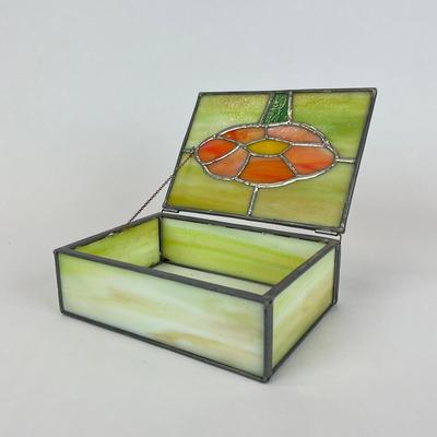 Sale Photo Thumbnail #970: Flower Motif design on top
Measures: 7" wide x 5.25" deep x 2.25" high