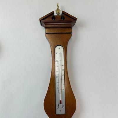Sale Photo Thumbnail #982: Made of mahogany wood, battery operated
Model 612-712
Measures: 25.5" high