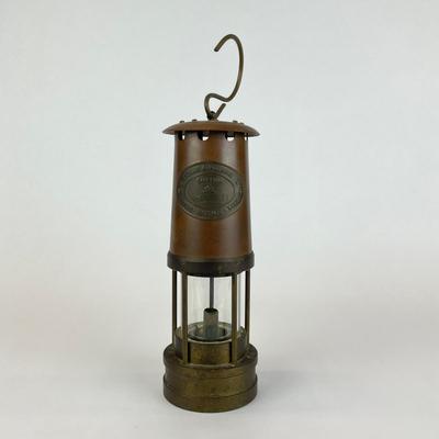 Sale Photo Thumbnail #985: Made in Whales, U.K.
Measures: 9.75" high