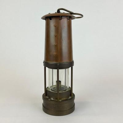Sale Photo Thumbnail #987: Made in Whales, U.K.
Measures: 9.75" high