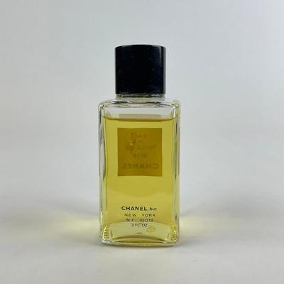 Sale Photo Thumbnail #1041: Features a blend of Floral & Green Notes
2 fl oz