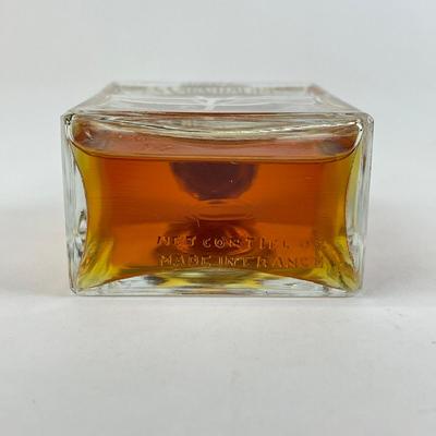 Sale Photo Thumbnail #1044: Lid has some damage
Notes of fresh geranium, invigorating pine, sensual patchouli, rich fir balsam
1 fl oz