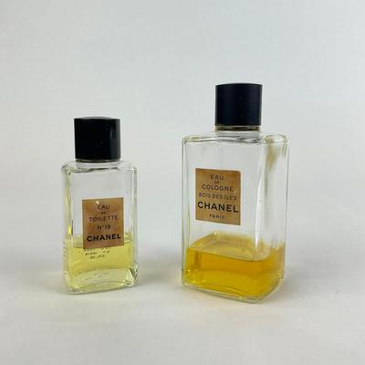 Sale Photo Thumbnail #1048: Eau De Cologne Bois Des Iles Chanel Paris
No. 19 Eau De Toilette
Both bottles are less than half full