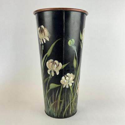 Sale Photo Thumbnail #1132: Measures: 20" high x 10.5" diameter
