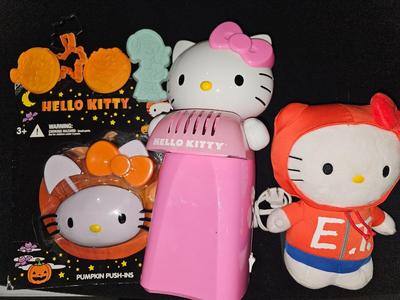 Sale Photo Thumbnail #88: Hello Kitty New Halloween Decor, ET Plush New, Popcorn Maker