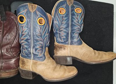 Sale Photo Thumbnail #103: Ariat Cowboy Boots | Goodyear Size 9-10