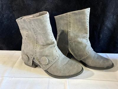 Sale Photo Thumbnail #130: gently used
