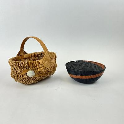 Sale Photo Thumbnail #1221: Black: 7" diameter