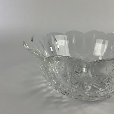 Sale Photo Thumbnail #1278: Has two chips on the rim
Measures: 9" diameter x 4" high