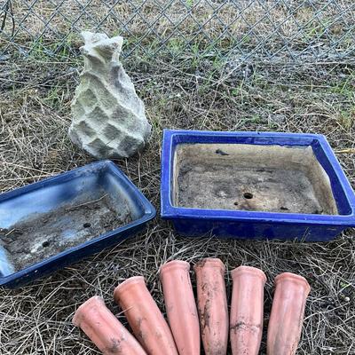 Sale Photo Thumbnail #1286: Broken concrete pineapple included, 6 terracotta spikes
Big tray: 10" wide x 13" long
Small tray: 7.25" wide x 10.25" long
Pineapple: 10" high