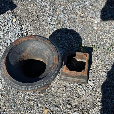 Sale Photo Thumbnail #1297: Bottom Base is not attached, has rust
Measures: 19.5" high x 11" diameter