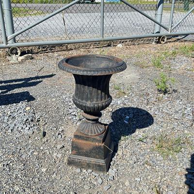 Sale Photo Thumbnail #1296: Bottom Base is not attached, has rust
Measures: 19.5" high x 11" diameter