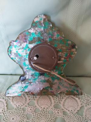 UNIQUE TABLE CLOCK AND GLASS PLANTER