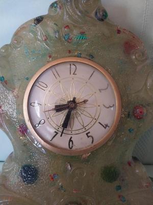 UNIQUE TABLE CLOCK AND GLASS PLANTER