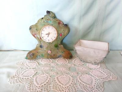 UNIQUE TABLE CLOCK AND GLASS PLANTER