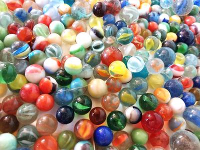 NICE LARGE COLLECTION OF MARBLES