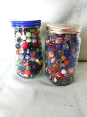 NICE LARGE COLLECTION OF MARBLES