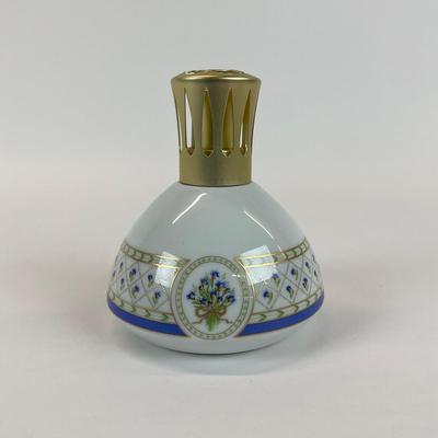Sale Photo Thumbnail #1372: Measures: 5.5" high x 4.5" diameter