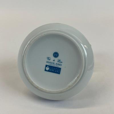 Sale Photo Thumbnail #1373: Measures: 5.5" high x 4.5" diameter