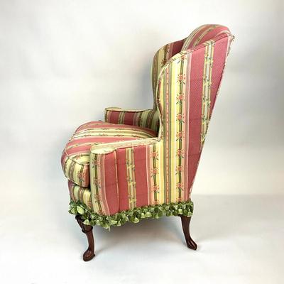 Sale Photo Thumbnail #1390: Measures: 44" high x 32.5" wide x 32" deep x 20" seat height