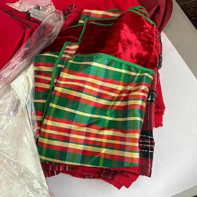 Sale Photo Thumbnail #1456: Christmas tree skirt, sheets, napkins, table cloths