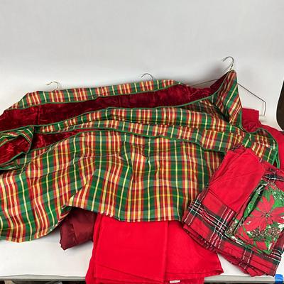 Sale Photo Thumbnail #1453: Christmas tree skirt, sheets, napkins, table cloths