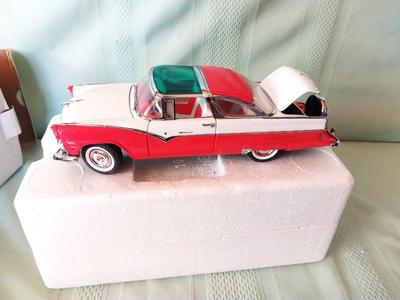 1955 FORD FAIRLANE MODAL CAR