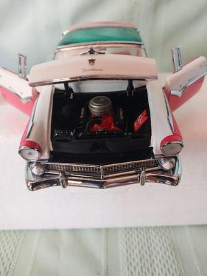 1955 FORD FAIRLANE MODAL CAR