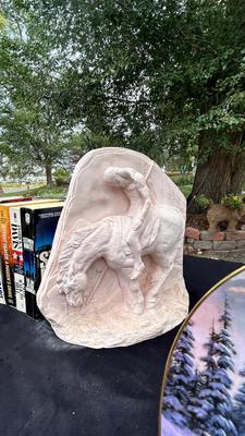 END OF THE TRAIL BOOK ENDS A VARIETY OF NOVELS AND OTHER NATIVE AMERICAN STYLE ITEMS