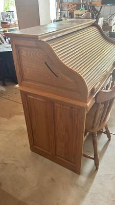 SUPER NICE SMALLER ROLL TOP DESK IN EXCELLENT CONDITION