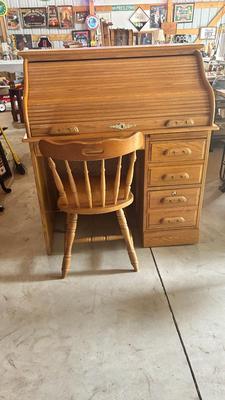 SUPER NICE SMALLER ROLL TOP DESK IN EXCELLENT CONDITION