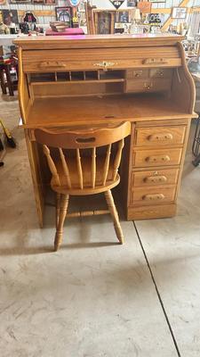 SUPER NICE SMALLER ROLL TOP DESK IN EXCELLENT CONDITION
