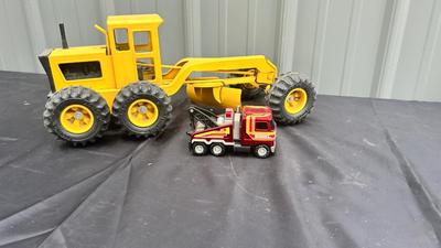 TONKA ROAD GRADER AND TONKA TOW TRUCK