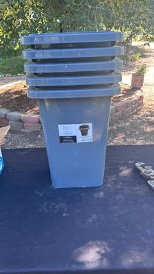 5 MAINSTAYS 8 GALLON TRASH CANS WITH HANDLE