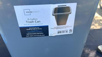 5 MAINSTAYS 8 GALLON TRASH CANS WITH HANDLE