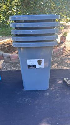 5 MAINSTAYS 8 GALLON TRASH CANS WITH HANDLE