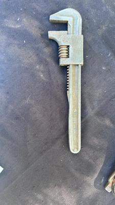 PIPE WRENCHES