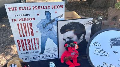 HUNKA HUNKA BURNING LOVE! WITH THE KING OF ROCK AND ROLL!