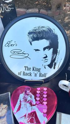HUNKA HUNKA BURNING LOVE! WITH THE KING OF ROCK AND ROLL!