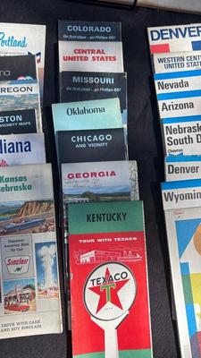 MR. HORSEPOWER LED LIGHT, VINTAGE ROAD MAPS AND SMILEY‘S REST STOP SIGN