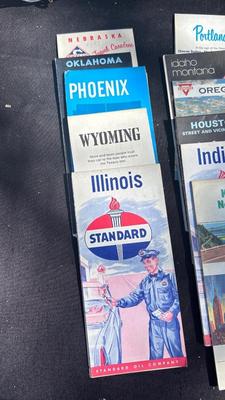 MR. HORSEPOWER LED LIGHT, VINTAGE ROAD MAPS AND SMILEY‘S REST STOP SIGN