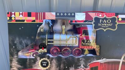 30 PIECE MOTORIZED TRAIN SET