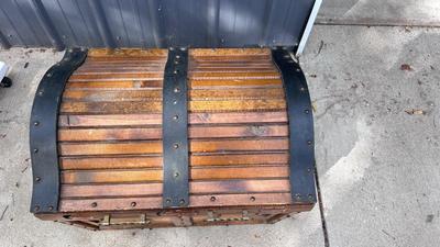 TREASURE CHEST TRUNK