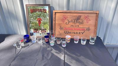 BEEF EATER GIN MIRROR, JACK DANIEL‘S CRATE LID AND SHOT GLASSES
