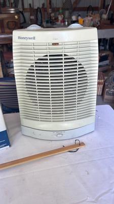 PRINCIPAL 9 INCH FAN AND HONEYWELL OSCILLATING HEATER